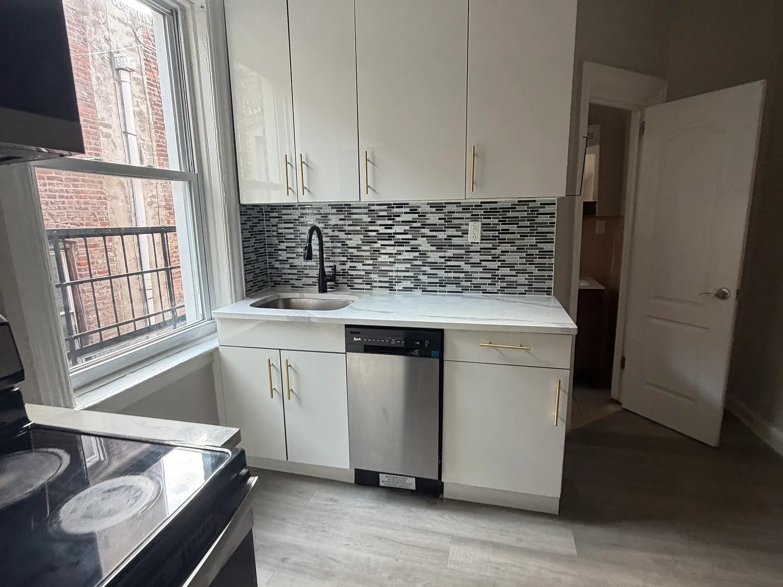 1 bed, $1,695 — Photo 1