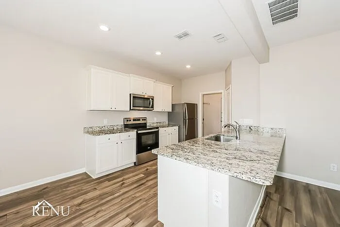 4 bed, 2.5 bath, 2153 sqft, $2,185 — Photo 3