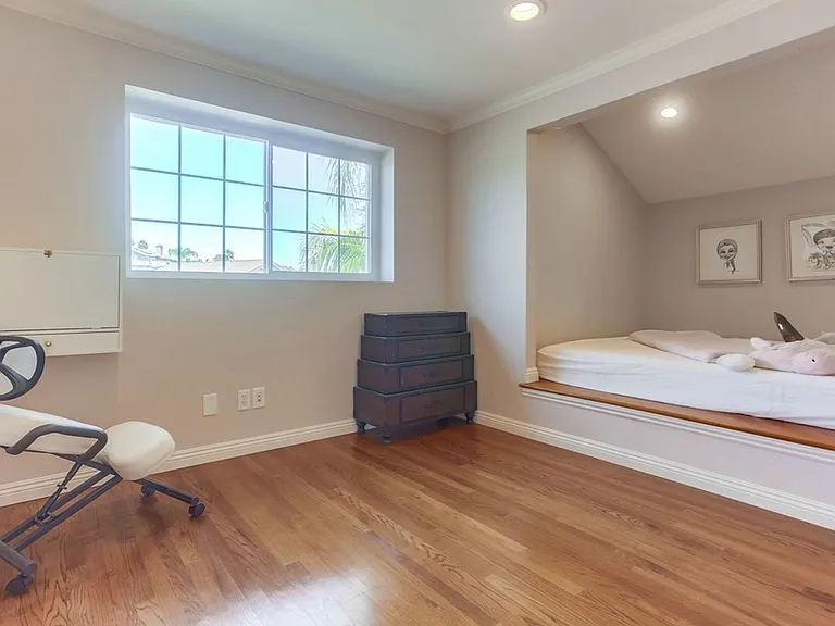 10730 Carillon Ct — Photo 33