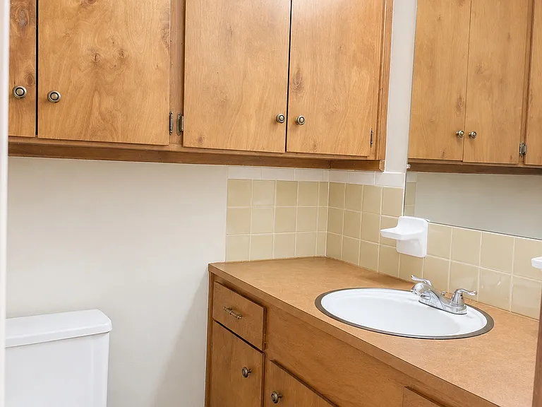 2111 Quail Run #A — Photo 5