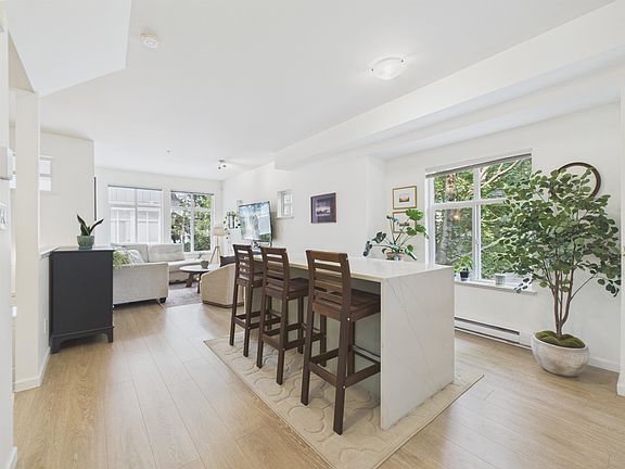 5th image of 935 Ewen Ave #57