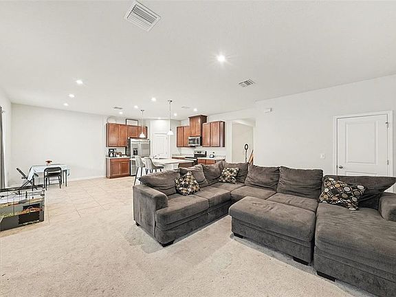 5th image of 19076 Heavenside Ct