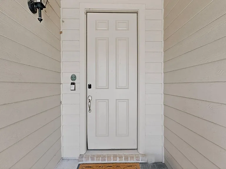 6212 Topsail Dr — Photo 8