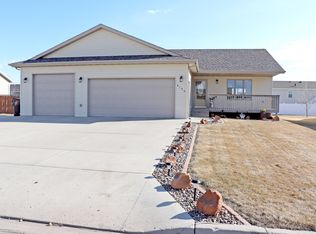 6155 28th Ave SE, Bismarck, ND 58504
