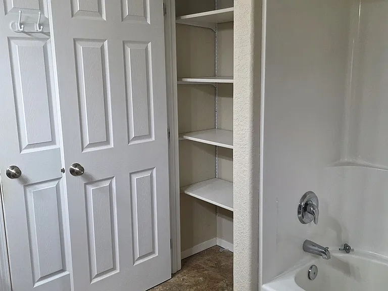 208 Sunset Ln — Photo 9