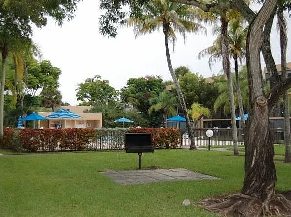 BBQ AREA - 8401 SW 107th Ave #1R