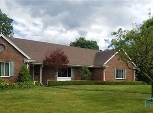 3628 Sylvan Wood Dr, Sylvania, OH 43560