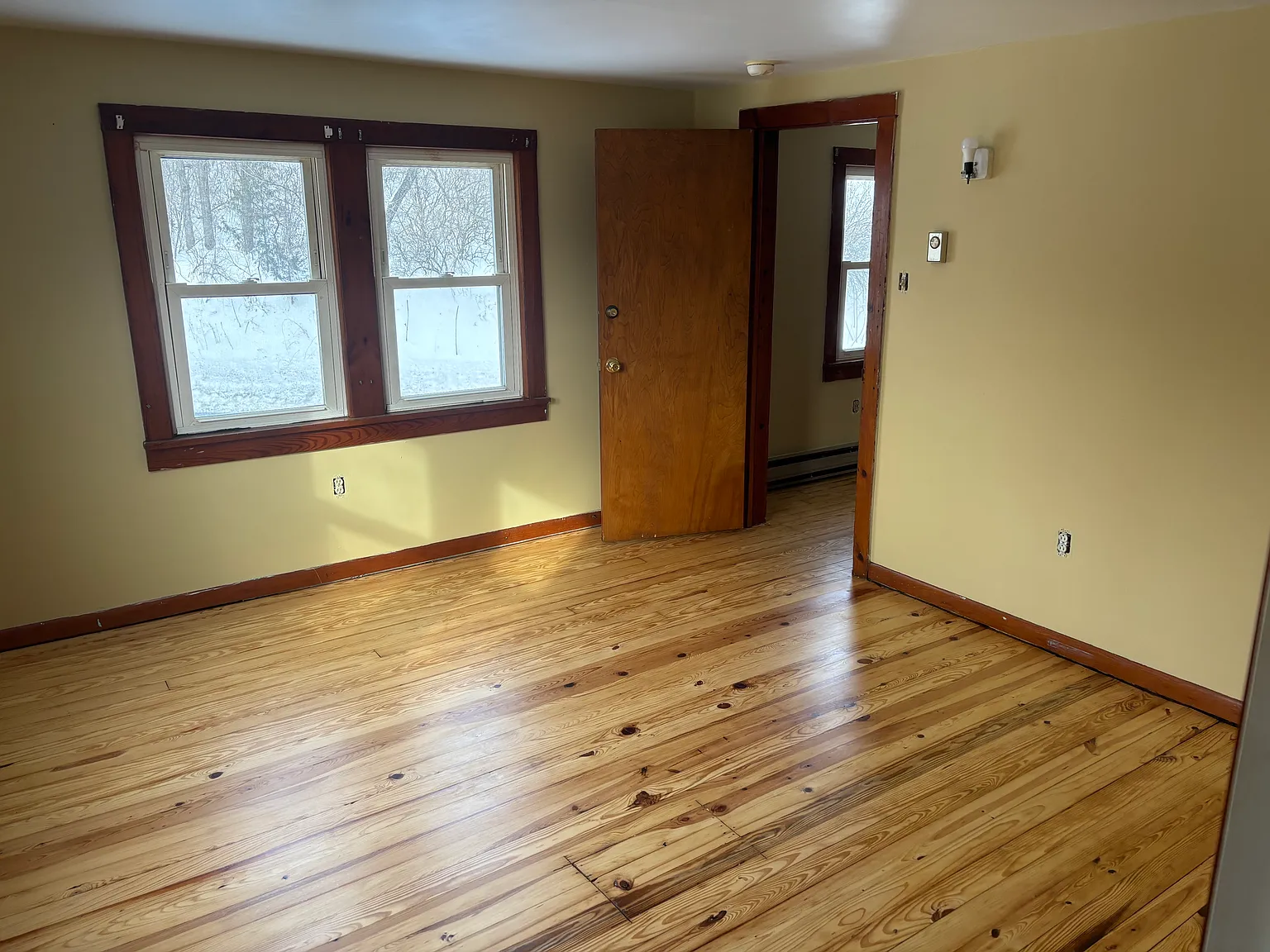 2 bed, 1000 sqft, $1,600 — Photo 3