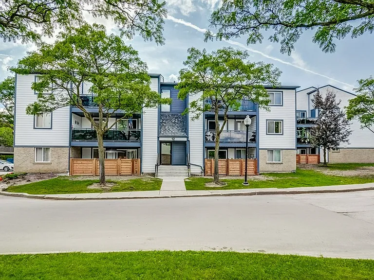 2700 Aquitaine Ave — Photo 25