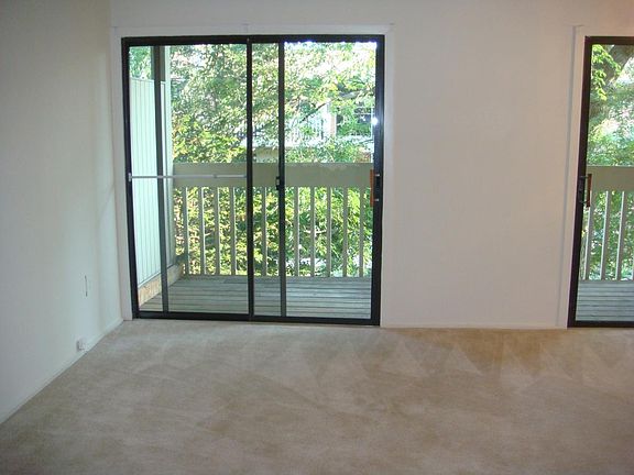 LIving room left of entrance