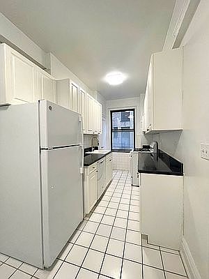 4th image of 225 W 106th St APT 8H
