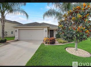 1957 Hawks View Dr, Ruskin, FL 33570