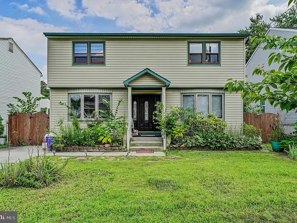 212 E Lafayette Ave