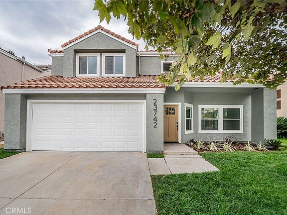 2nd image of 23742 Bouquet Canyon Pl