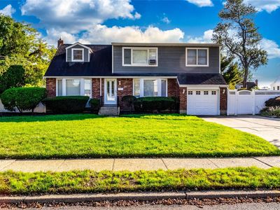 24 Dulittle Street, North Babylon, NY, 11703