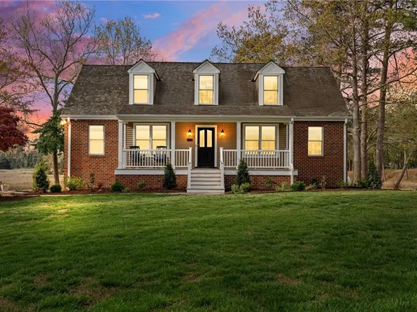 9165 Wigneil St, Suffolk, VA 23433