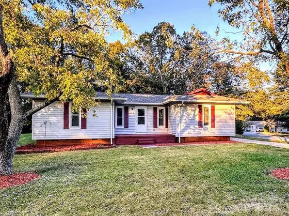 1700 Northwoods Dr, Kings Mountain, NC 28086