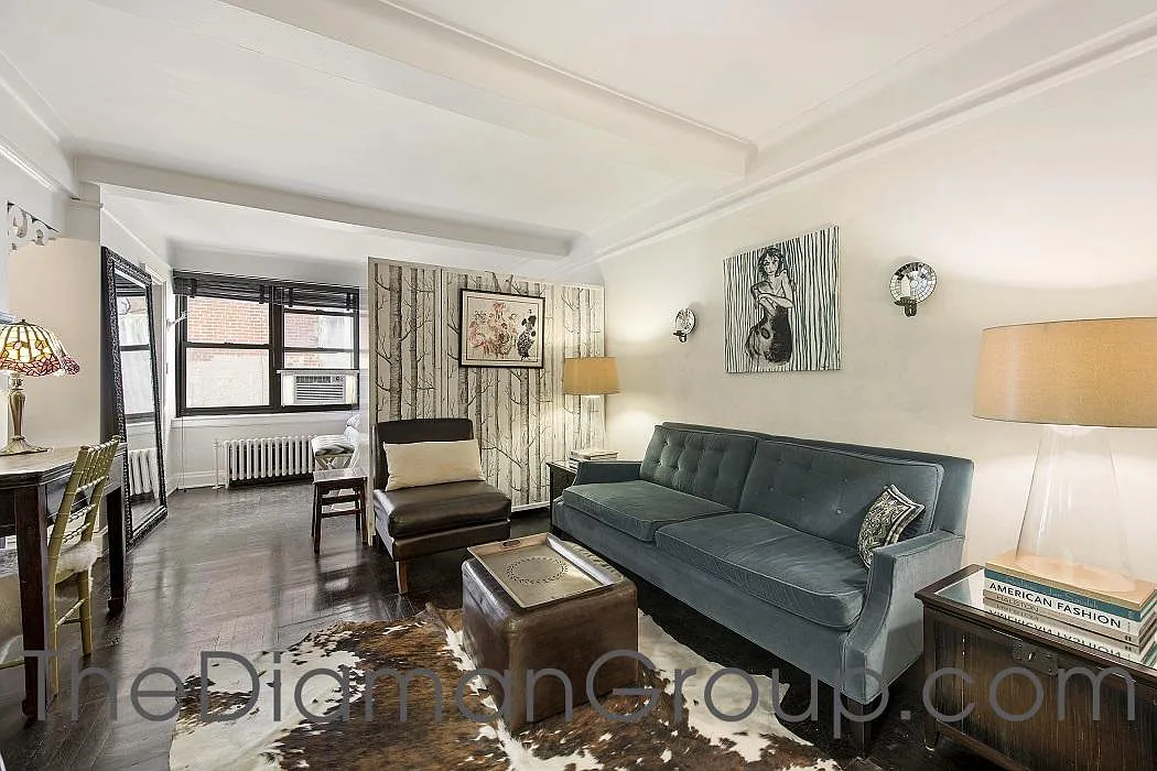 245 E 72nd St APT 5H photo 1
