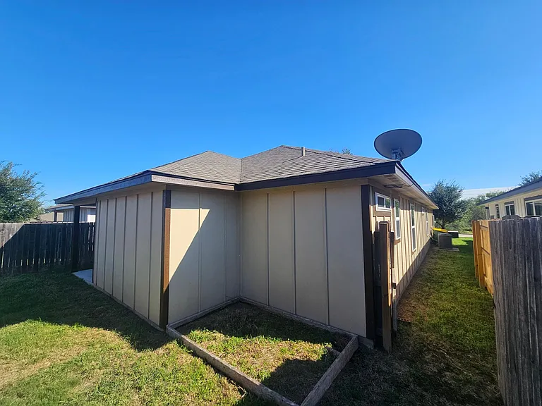 2608 Alamo St — Photo 18