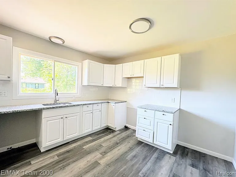 316 Lytle Pl — Photo 15