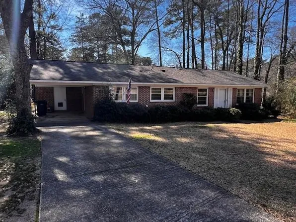 1734 Cedarwood Rd, Milledgeville, GA 31061