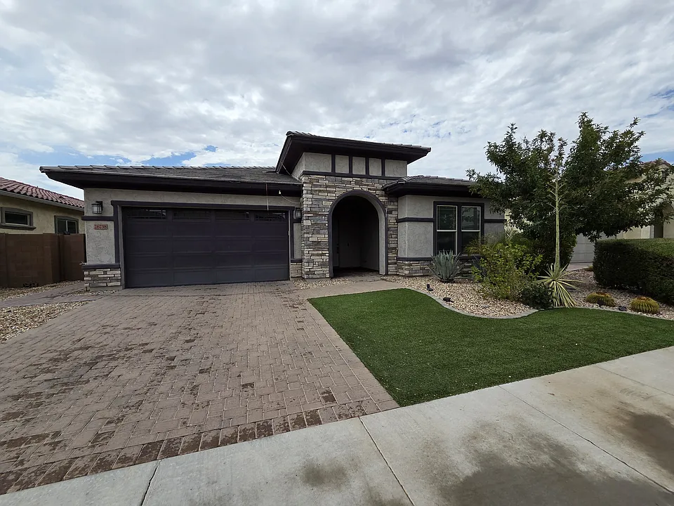 26738 N 74th Ln