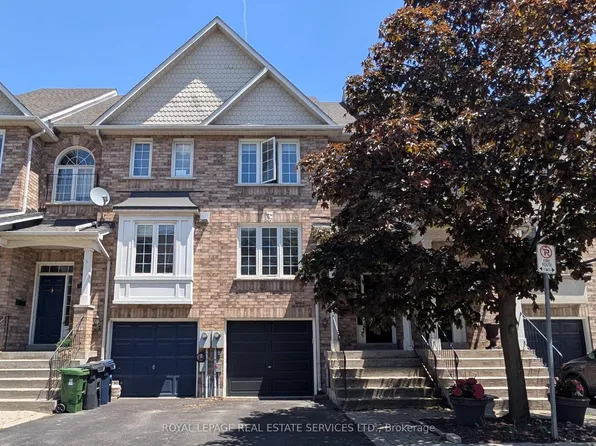 19 Skeens Ln #2, Toronto, ON M8W 4Z5