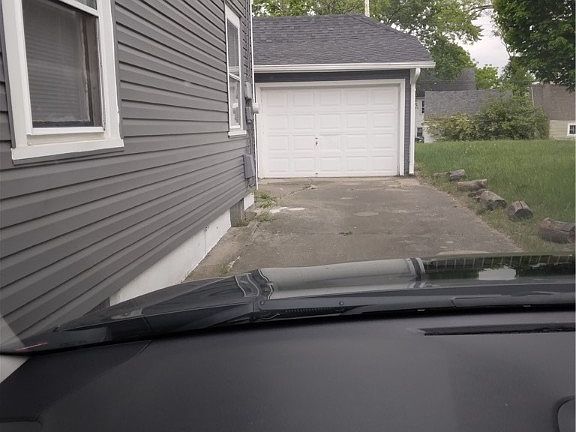2nd image of 2037 Elsmere Ave