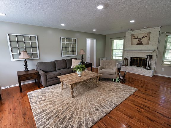 5th image of 1728 Wickersham Dr
