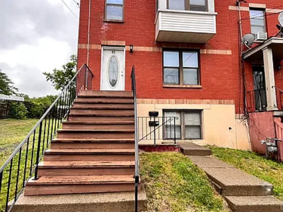 4 1st St #1