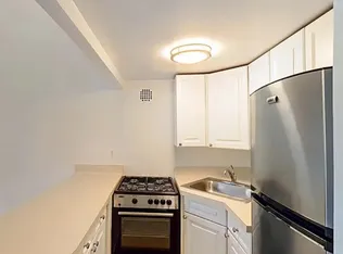 220 East 22nd Street 01M image 1 of 7