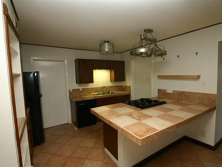 6702 Isabelle Dr — Photo 3