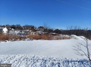 222 Sunset Cir, Red Lion, PA 17356