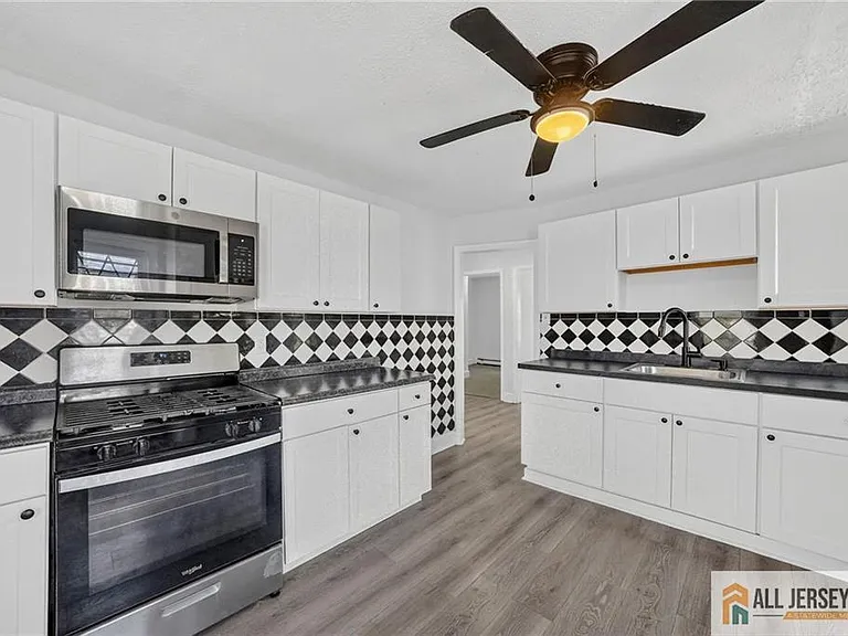 125 White Horse Ave — Photo 5