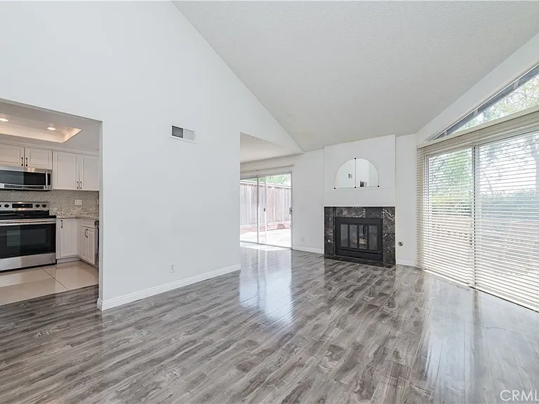 333 Stanford Ct #30 — Photo 4