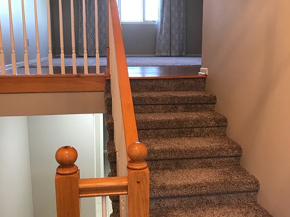 4th image of 613 SE Chaparal Ct