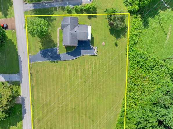 308 Lake Dr, Columbia, TN 38401