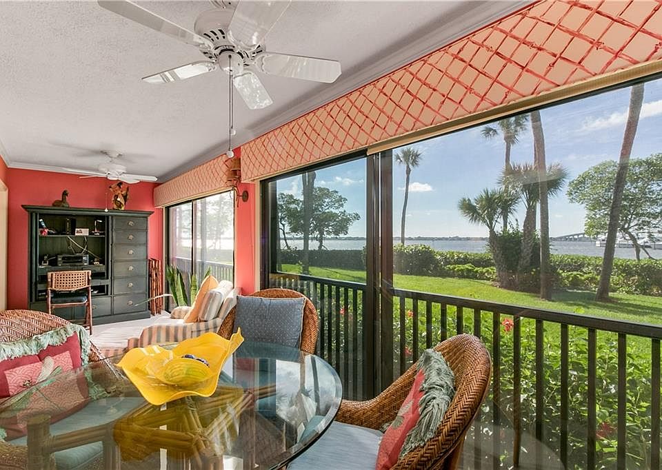1st image of 278 NE Edgewater Dr #278