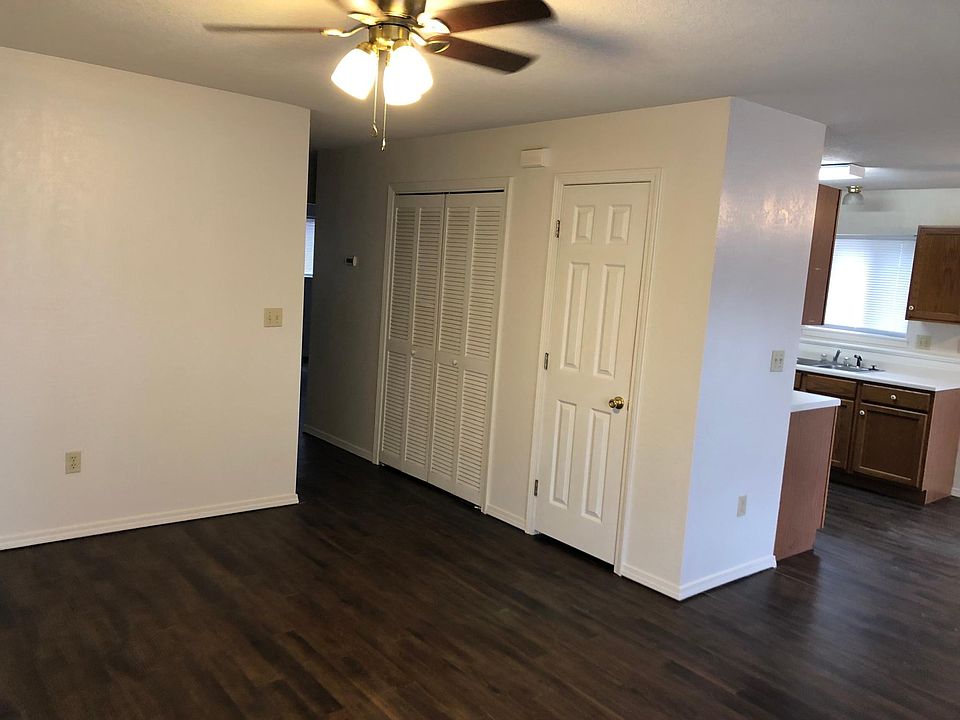 2nd image of 601 Curtis Dr #3