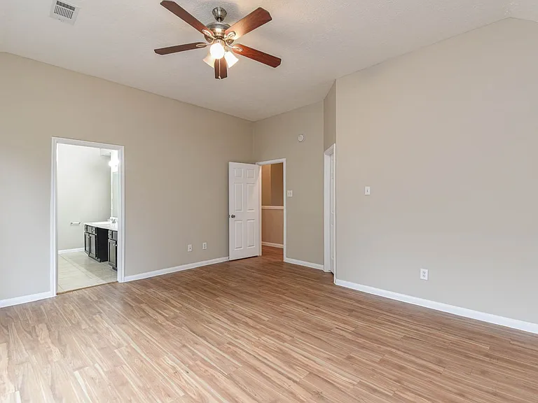 9523 Tallow Tree Dr — Photo 17