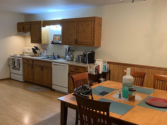 3rd image of 709 S Imperial Dr