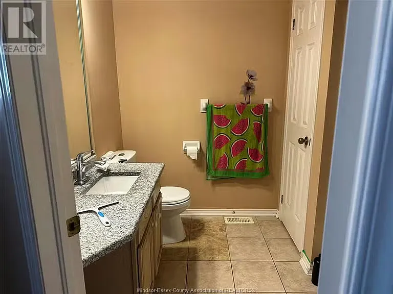 3262 Daytona Ave — Photo 9