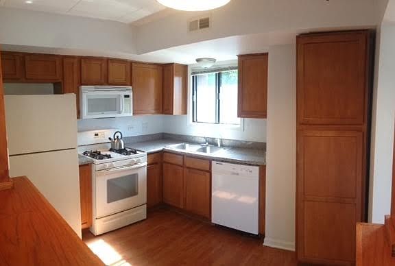 4th image of 6323 175th St APT 2W