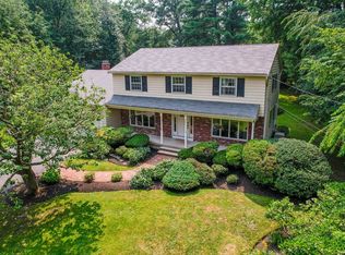 27 Hemlock Rd, Andover, MA 01810