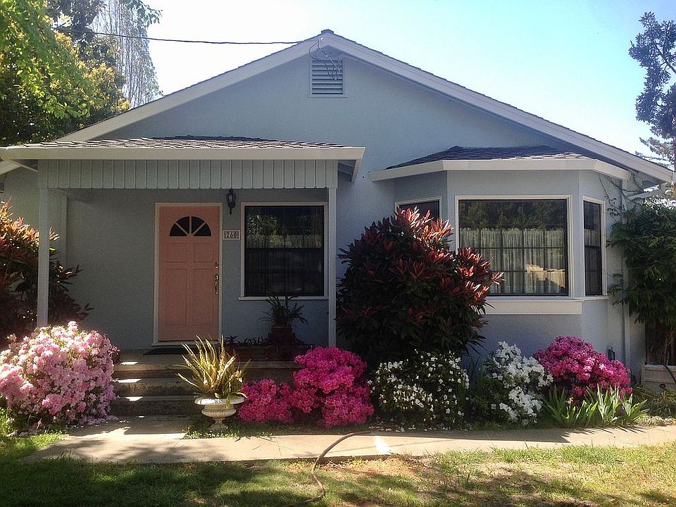 1st image of 260 Tyrella Ave
