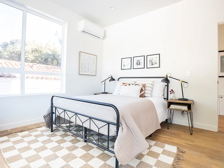 2210 3/4 Echo Park Ave — Photo 15