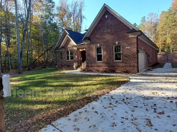 550 Cottonfield Cir, Waxhaw, NC 28173