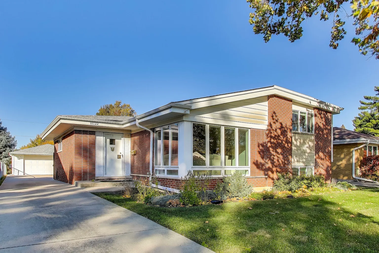 11122 Martindale Dr photo 1