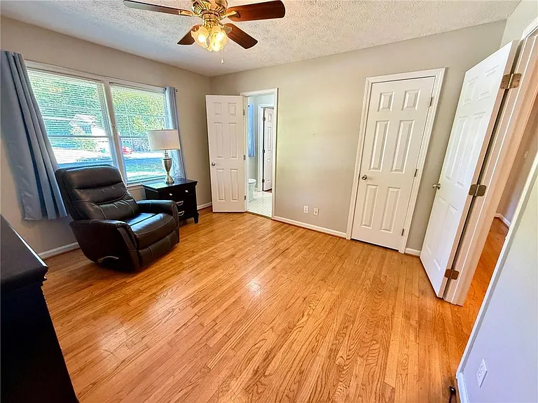 6725 Ridge Moore Dr — Photo 10
