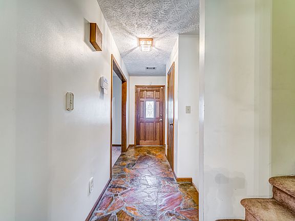 4th image of 3861 Sundowner Ct SE